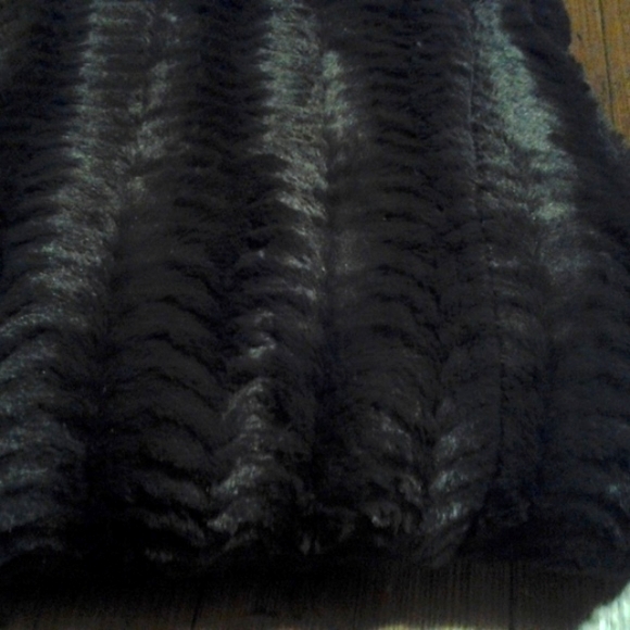 Soft Textured Chocolate Brown Queen / Full Size Bed Faux Fur Blanket Bedspread - Picture 4 of 9